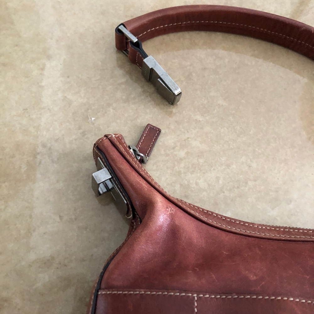 GUCCI - Picture 4 of 16